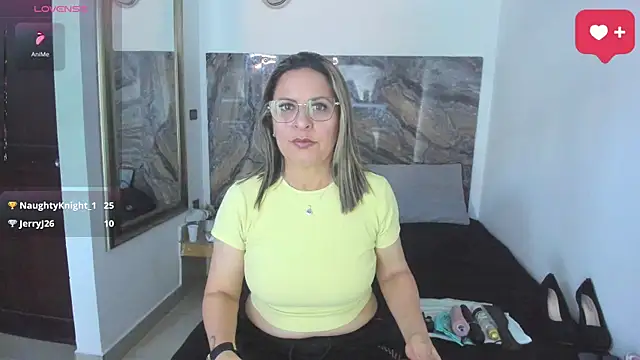 Snapshot of Agatha_Pleasure chatting on 06-27-26, 12:22 Agatha Pleasure online show from 06-27-26, 12:22