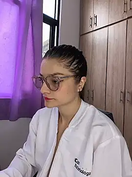 Coralinne   online show from 07-04-26, 03:51