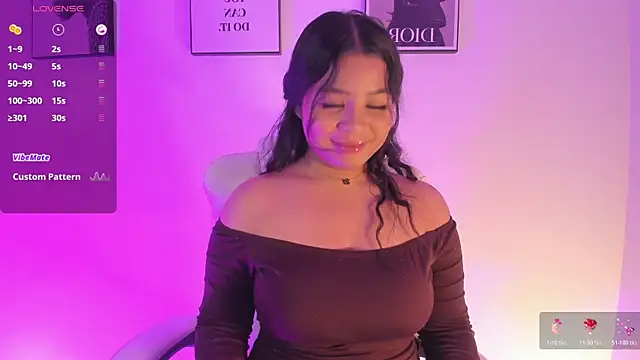 Snapshot of LizzyPonce chatting on 10-24-25, 07:38 LizzyPonce online show from 10-24-25, 07:38