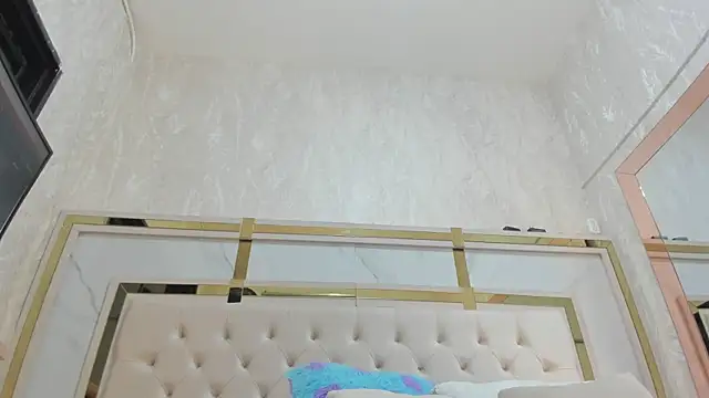 Snapshot of megan_rous_ chatting on 09-15-25, 03:06 megan rous online show from 09-15-25, 03:06