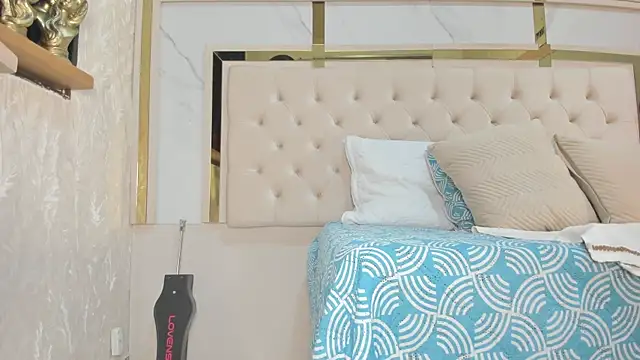 Snapshot of megan_rous_ chatting on 09-19-25, 03:08 megan rous online show from 09-19-25, 03:08