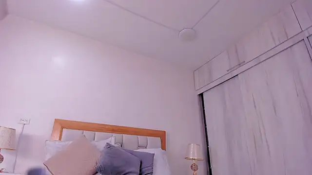 Snapshot of megan_rous_ chatting on 10-19-25, 03:18 megan rous online show from 10-19-25, 03:18