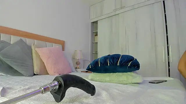 Snapshot of megan_rous_ chatting on 11-19-25, 03:39 megan rous online show from 11-19-25, 03:39