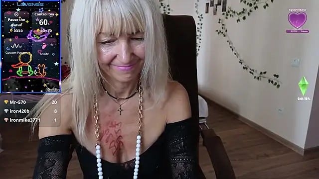 Snapshot of Laura_Gol chatting on 09-20-25, 08:59 Laura Gol online show from 09-20-25, 08:59