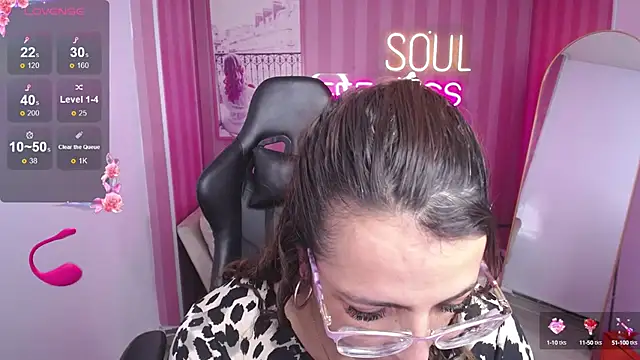 Snapshot of _Evoni_b chatting on 09-12-25, 07:47 Evoni b online show from 09-12-25, 07:47