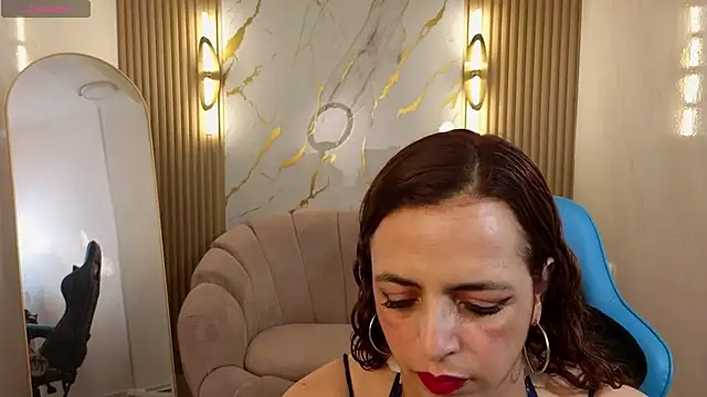 Snapshot of _Evoni_b chatting on 09-30-25, 07:52 Evoni b online show from 09-30-25, 07:52