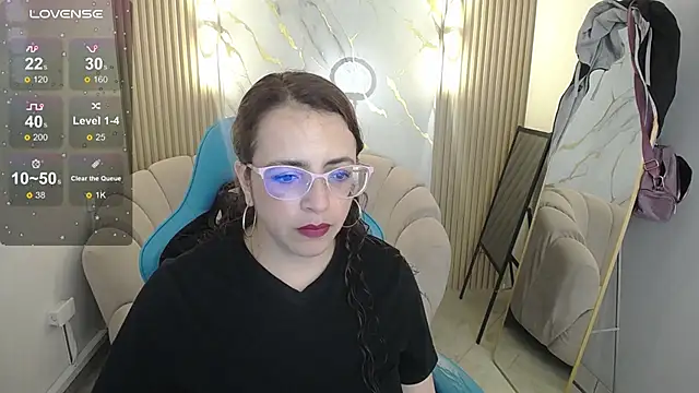 Snapshot of _Evoni_b chatting on 10-05-25, 12:25 Evoni b online show from 10-05-25, 12:25