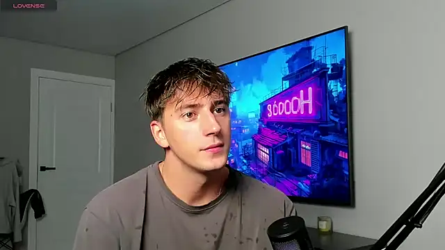 Snapshot of DaniHort chatting on 09-16-25, 08:04 DaniHort online show from 09-16-25, 08:04