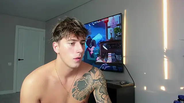 Snapshot of DaniHort chatting on 01-06-26, 08:18 DaniHort online show from 01-06-26, 08:18