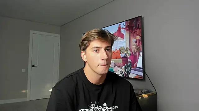 Snapshot of DaniHort chatting on 01-08-26, 11:12 DaniHort online show from 01-08-26, 11:12