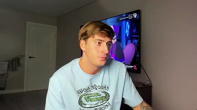 Snapshot of DaniHort chatting on 01-09-26, 01:14 DaniHort online show from 01-09-26, 01:14