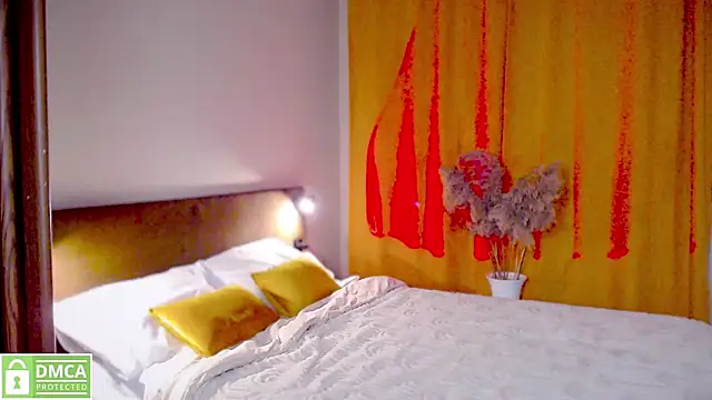 Snapshot of elza_rose chatting on 11-20-25, 03:28 elza rose online show from 11-20-25, 03:28