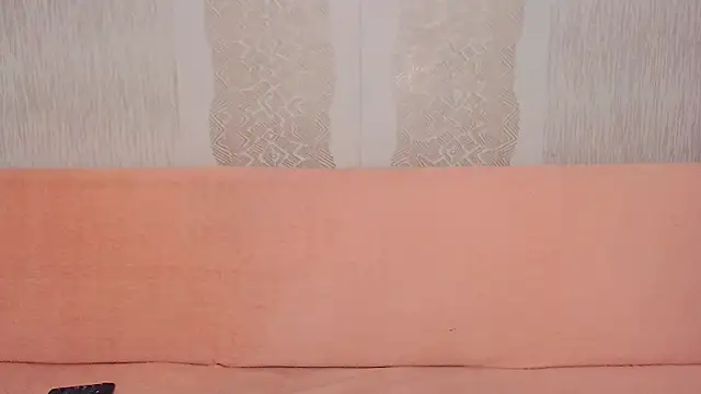 Snapshot of DianaVi chatting on 12-19-25, 08:38 DianaVi online show from 12-19-25, 08:38