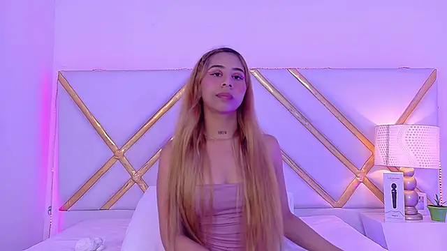 Snapshot of laila_stilwiills chatting on 10-07-25, 04:59 laila stilwiills online show from 10-07-25, 04:59