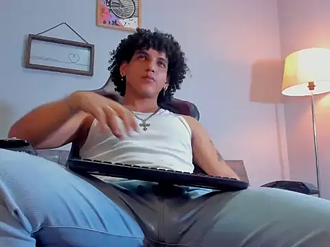 Xfire boy69 online show from 09-29-25, 04:12