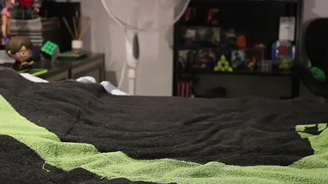 Snapshot of adrisumi chatting on 11-11-25, 07:14 adrisumi online show from 11-11-25, 07:14