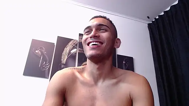 Snapshot of Derek_Storm_ chatting on 11-10-25, 11:53 Derek Storm online show from 11-10-25, 11:53