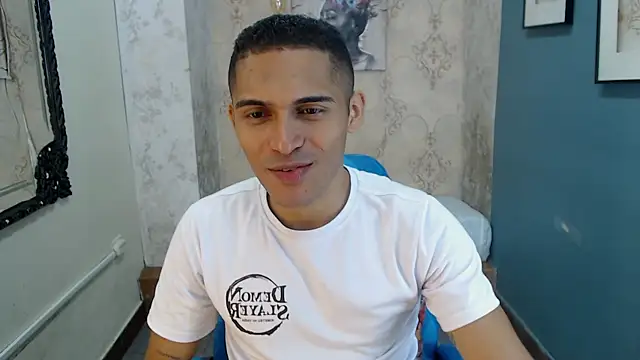 Snapshot of Derek_Storm_ chatting on 11-14-25, 10:47 Derek Storm online show from 11-14-25, 10:47