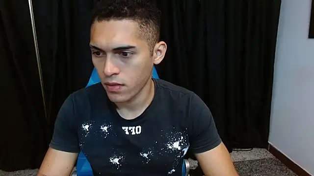 Snapshot of Derek_Storm_ chatting on 12-17-25, 01:06 Derek Storm online show from 12-17-25, 01:06