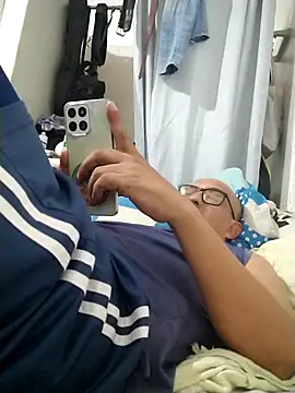 Snapshot of jorge406 chatting on 11-22-25, 12:20 jorge406 online show from 11-22-25, 12:20