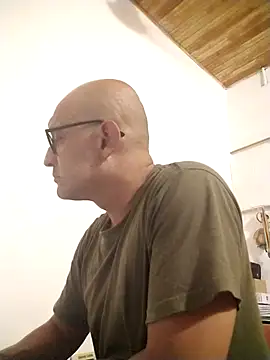 Snapshot of jorge406 chatting on 12-01-25, 01:32 jorge406 online show from 12-01-25, 01:32