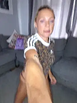 Bellarose xx online show from 09-17-25, 11:01