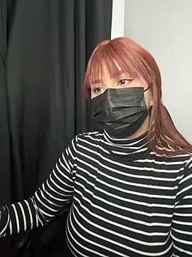 Snapshot of Anonnymsk chatting on 10-22-25, 04:46 Anonnymsk online show from 10-22-25, 04:46