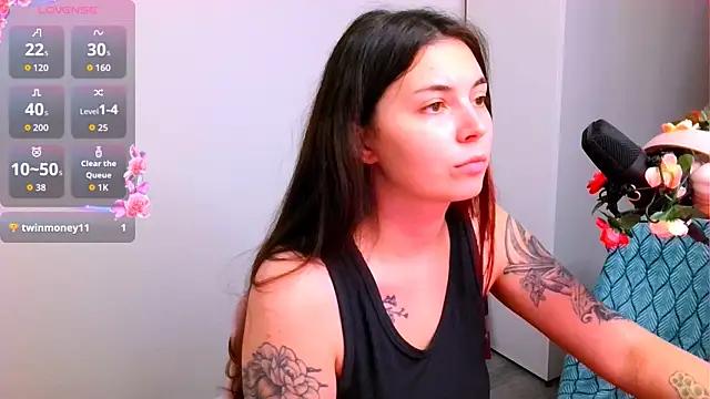 peachyness online show from 11-27-25, 04:09