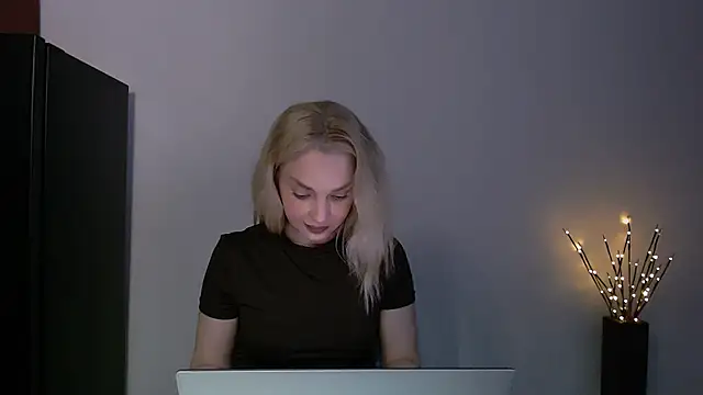 Lia noo regrets online show from 05-30-26, 04:04