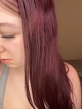 Snapshot of SweetTeenGirl chatting on 02-17-26, 02:13 SweetTeenGirl online show from 02-17-26, 02:13