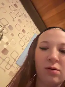 SweetTeenGirl online show from 04-29-26, 05:41