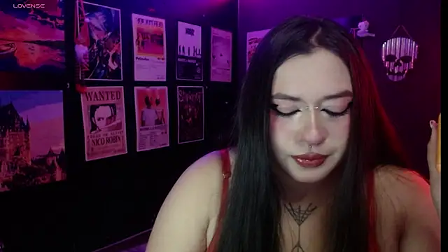 Snapshot of Ravendark_ chatting on 05-19-26, 10:16 Ravendark online show from 05-19-26, 10:16