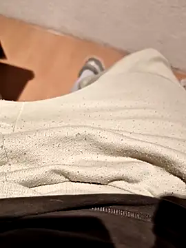 Snapshot of Livian69557 chatting on 10-08-25, 01:14 Livian69557 online show from 10-08-25, 01:14