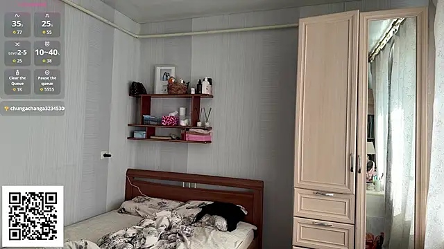 Snapshot of AnnieBellie chatting on 05-27-26, 01:57 AnnieBellie online show from 05-27-26, 01:57