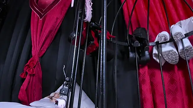 Snapshot of LiliThara chatting on 02-24-26, 10:35 LiliThara online show from 02-24-26, 10:35