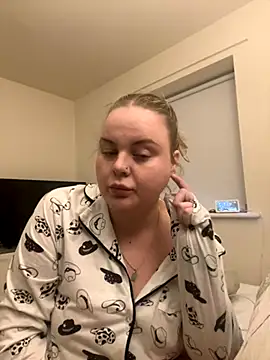 Snapshot of IslaMae chatting on 11-19-25, 11:16 IslaMae online show from 11-19-25, 11:16