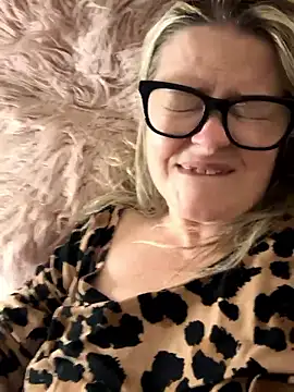 SuzieSub online show from 02-01-26, 01:26