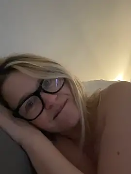 SuzieSub online show from 02-05-26, 09:03