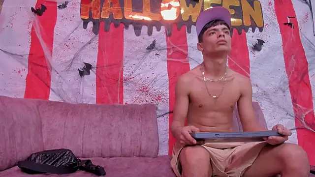 Brownie Lovers online show from 10-23-25, 08:07