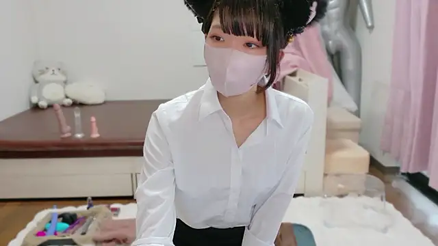 Snapshot of clara_6x9 chatting on 09-21-25, 07:21 clara 6x9 online show from 09-21-25, 07:21