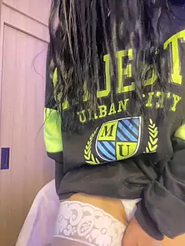 Lia  1 online show from 09-18-25, 03:25