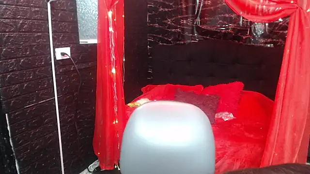 mia 778 online show from 09-18-25, 01:24