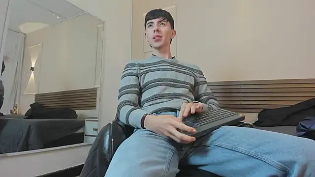 mathias saenz online show from 06-21-26, 01:35