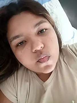 Snapshot of Luzky chatting on 11-17-25, 07:30 Luzky online show from 11-17-25, 07:30