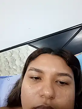 Snapshot of Luzky chatting on 12-02-25, 03:34 Luzky online show from 12-02-25, 03:34