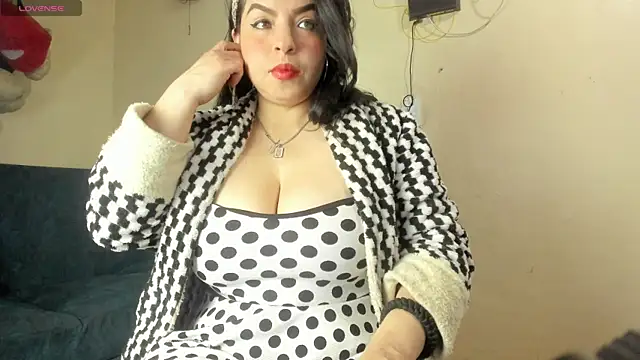 angela suaza online show from 10-15-25, 02:01