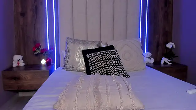 LucySalvatore  online show from 03-27-26, 08:26