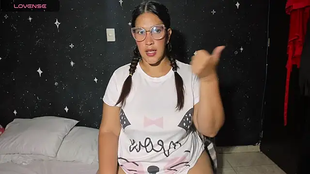 Ivy horse  online show from 04-30-26, 02:07