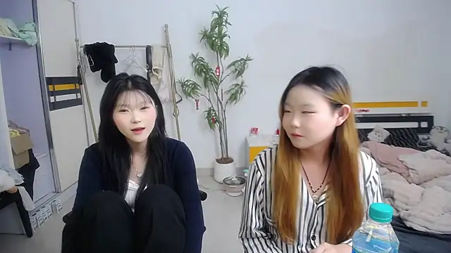 Babygirls523 online show from 10-17-25, 03:03