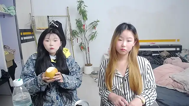 Babygirls523 online show from 10-20-25, 02:50